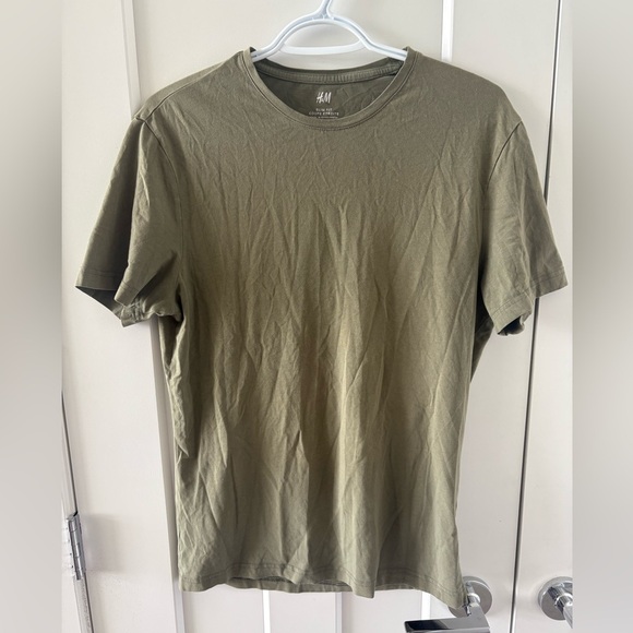 H&M Other - H&M Slim Fit T-Shirt
